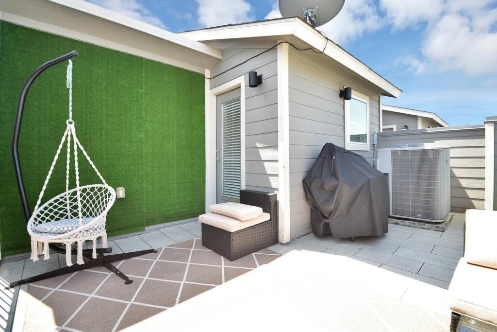 Amazing Rooftop! Downtown Skyline Views!!! Sleeps 15 Χιούστον Εξωτερικό φωτογραφία