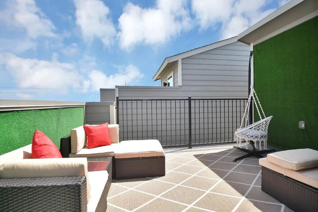 Amazing Rooftop! Downtown Skyline Views!!! Sleeps 15 Χιούστον Εξωτερικό φωτογραφία