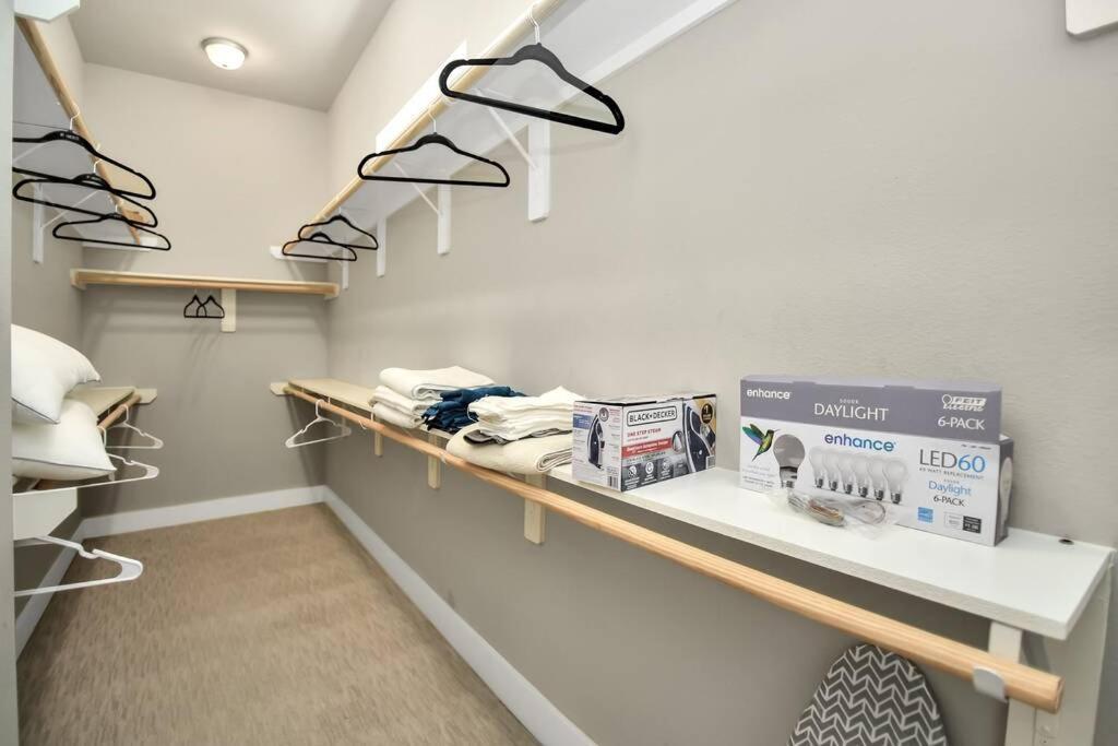 Amazing Rooftop! Downtown Skyline Views!!! Sleeps 15 Χιούστον Εξωτερικό φωτογραφία