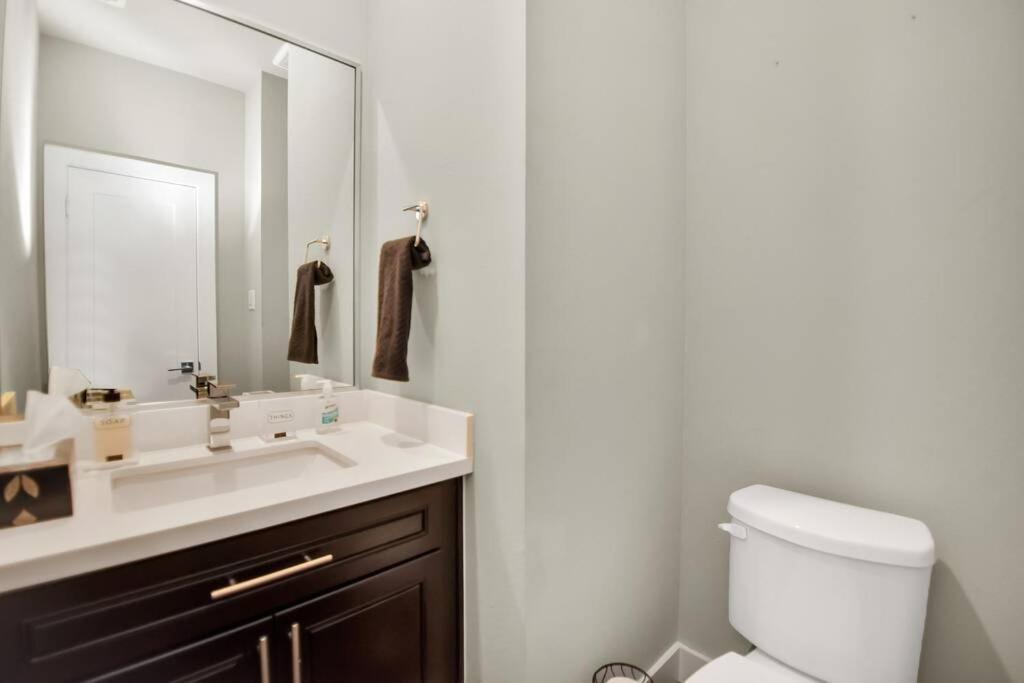 Amazing Rooftop! Downtown Skyline Views!!! Sleeps 15 Χιούστον Εξωτερικό φωτογραφία